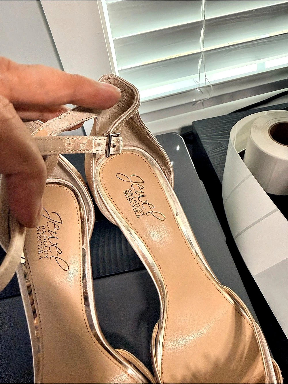 Badgley Mischka Jeweled Pointed-Toe Heels in Pink US 9 Like New - Picture 3 of 11